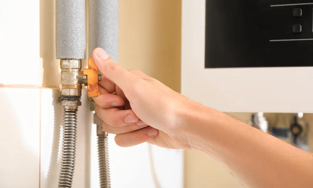 can water heaters leak gas
